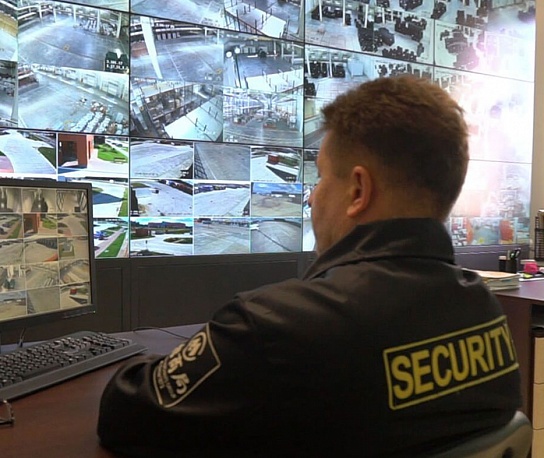 “巨石”海关站