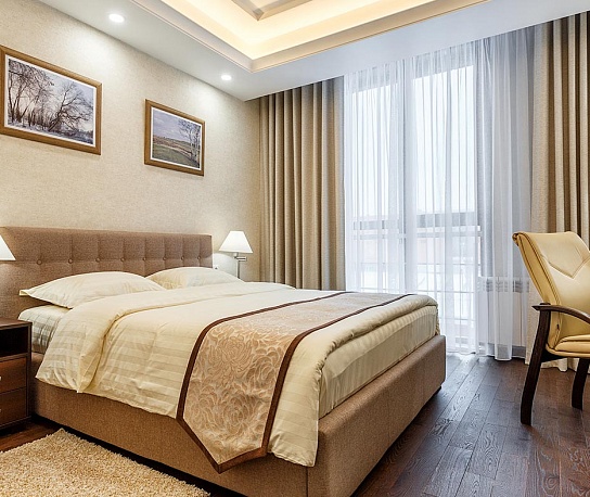 商务中心、“军官坊”酒吧